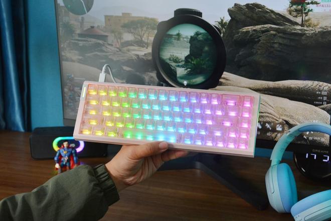 满ATK RS6 Air磁轴电竞键盘体验澳门新葡京入口猛粉机甲风颜值性能全方位拉(图3)