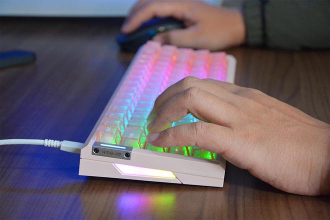 满ATK RS6 Air磁轴电竞键盘体验澳门新葡京入口猛粉机甲风颜值性能全方位拉(图14)